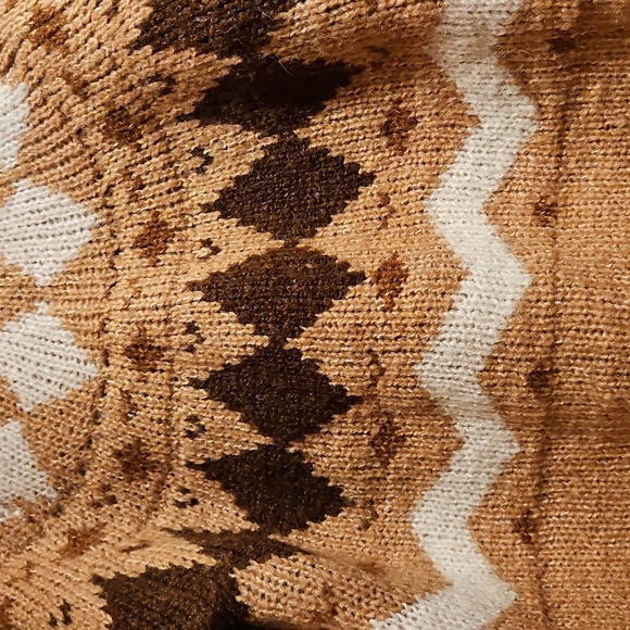 NWT Vero Moda O neck Nordic Sweater tan & birch sz.L - Picture 2 of 6